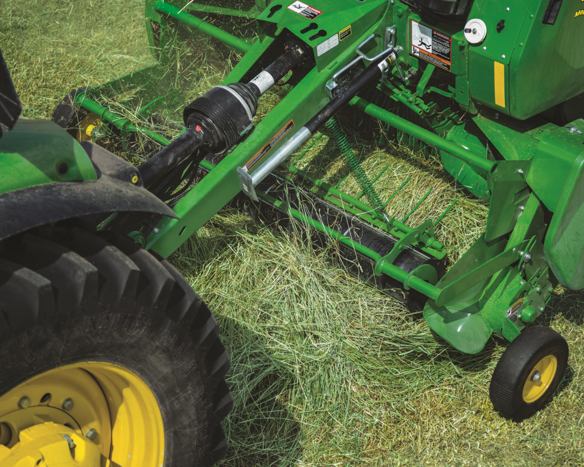 The 450M produces consistent bale quality.