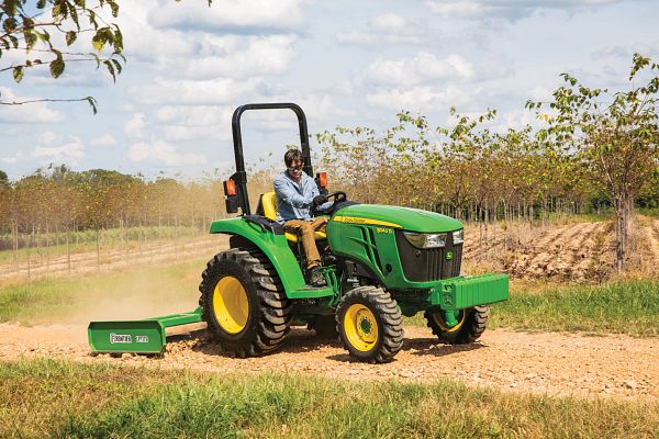 3035D Compact Tractor